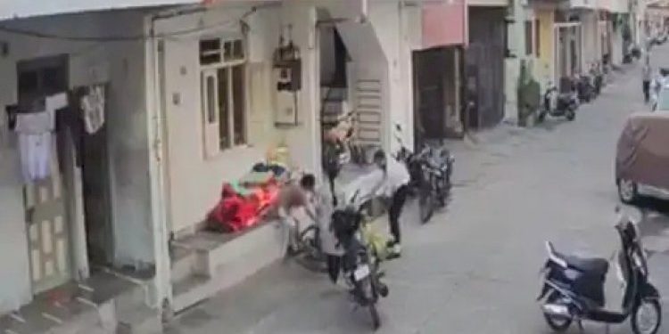 LIVE CCTV:મહિલા ત્રીજા માળ પરથી પટકાઈ થયું મોત 