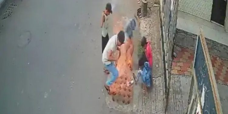 ફટાકડા ફોડતી વખતે સાવધાની છે જરૂરી, આ CCTV જોઈને નક્કી કરી લો..