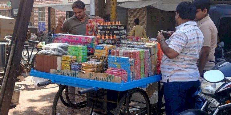 જામનગરમાં ફાયર NOC વિના ફટાકડા વેચાણ કરો, ફાયર વિભાગ આશિર્વાદ આપે છે