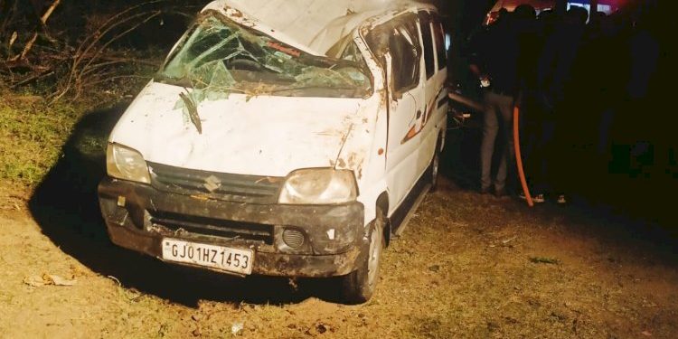 કાર કુવામાં ખાબકતા 4 ના મોત, અમદાવાદનો પરિવાર દિવાળીમાં ફરવા નીકળ્યો હતો