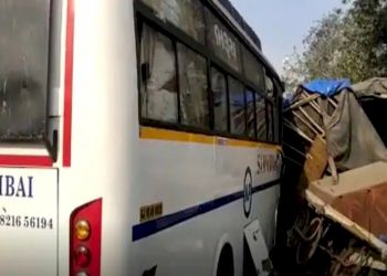 બસ, ટ્રક અને ટેમ્પો અથડાયા, 3નાં ઘટનાસ્થળે મોત