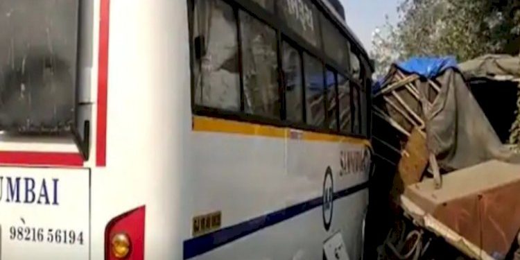 બસ, ટ્રક અને ટેમ્પો અથડાયા, 3નાં ઘટનાસ્થળે મોત