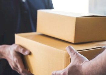 કારખાનેદારના ઘરે આવ્યું પાર્સલ ખોલીને જોયું તો અંદરથી નીકળ્યો…