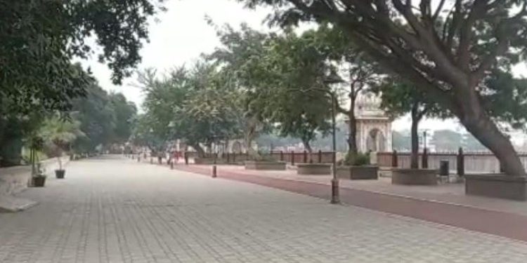 રાજ્યના મોટાભાગના વિસ્તારોમાં આજે સવારથી શિયાળામાં ચોમાસા જેવો માહોલ