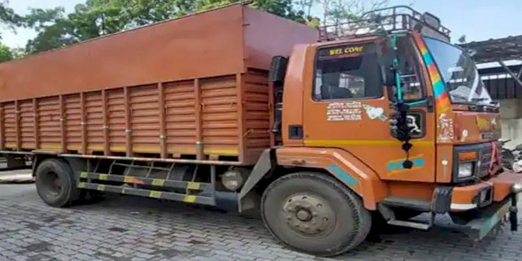 આ ટ્રકમાંથી 1 કરોડનો ગાંજો ઝડપાયો 