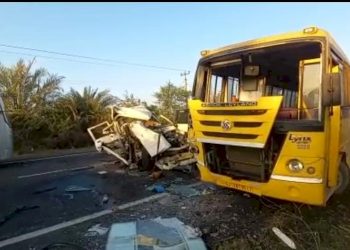 સ્કુલબસ અને બોલેરો ટકરાયા, બોલેરોની હાલત તો જુઓ કેવી થઇ 