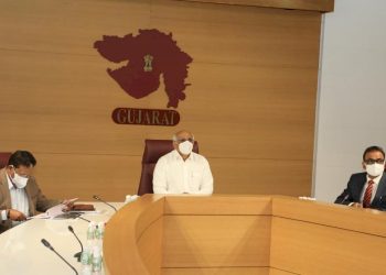 મુખ્યમંત્રીએ કલેક્ટરો અને મ્યુનિ.કમિશનરો સાથે વિડીયો કોન્ફરન્સ બેઠક યોજી 