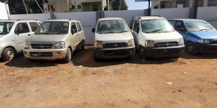 4 જીલ્લામાંથી ડઝનબંધ ફોરવ્હીલ કારની ચોરી કરનાર આંતર જીલ્લા ગેંગના 3 શખ્સો ઝડપાયા