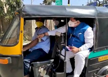 જયારે રાજ્યના આ મંત્રી રીક્ષામાં બેસીને અચાનક રજીસ્ટર ઓફીસ પહોચ્યા 