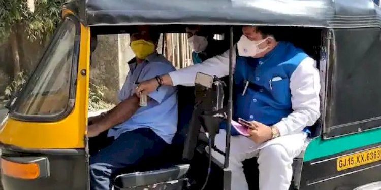 જયારે રાજ્યના આ મંત્રી રીક્ષામાં બેસીને અચાનક રજીસ્ટર ઓફીસ પહોચ્યા 