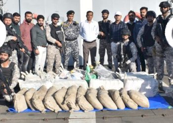 નાર્કોટીક્સ કંટ્રોલ બ્યુરો અને ઇન્ડિયન નેવીનું દરિયામાં જોઈન્ટ ઓપરેશન, 2 હજાર કરોડનું ડ્રગ્ઝ બરામદ 