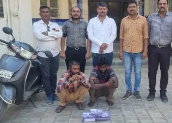 ઝડપાઈ એવી ગેંગ જે ગિલોલ વડે તોડતી કારના કાચ અને…