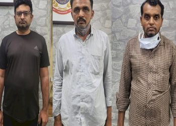 મીટરપેટી ફરીથી લગાવી આપી લાઇટ ચાલુ કરી આપવા 35000ની લાંચનો મામલો 3 ઝડપાયા 