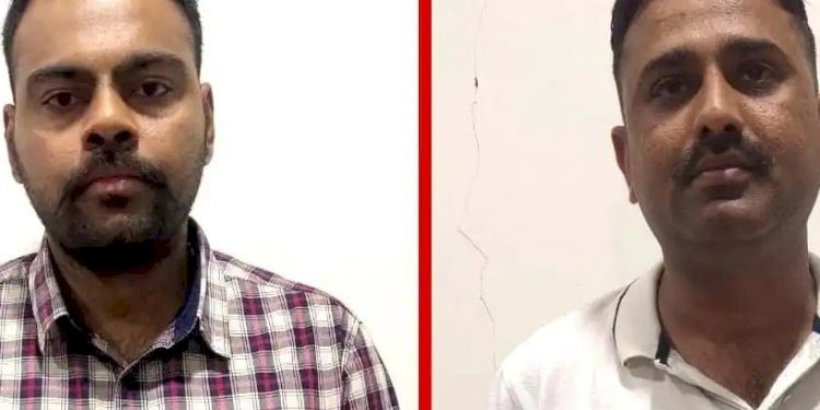 જો તમારે આ કેસમાંથી બહાર નિકળવુ હોય તો વહીવટ કરવો પડશે, 2 પોલીસકર્મીઓ પોણા ત્રણ લાખ લેતા ઝડપાયા 