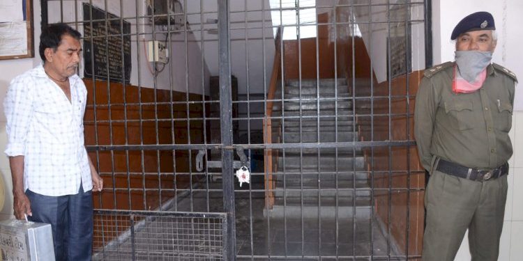 ફાયર NOC ના લેનાર સરકારી શાળાને લાગ્યું સીલ