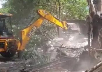 મકાનનો સ્લેબ ધરાશાયી થતા 2 ના મોત 