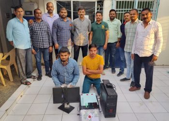 100 ના દરની 1200 થી વધુ નકલી નોટો સાથે 2 ઝડપાયા