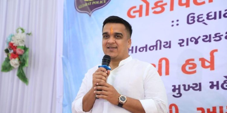 ગૃહરાજ્યમંત્રી એ વધુ એક વખત પોલીસ વિભાગના કર્મચારીઓ અધિકારીઓને ટકોર કરતા કહ્યું કે…