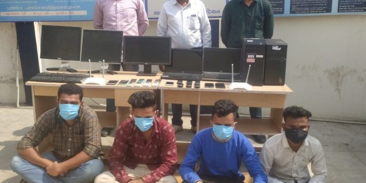 પર્દાફાશ:બેરોજગાર નોકરીવાંચ્છુક યુવાનોને ડેટા એન્ટ્રીનું કામ આપવાના બહાને કરવામાં આવતું આવું