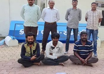 ડાયાબીટીસની દવા અને વિધિના નામે 3 લાખથી વધુ ખંખેરી લેનાર 3 ઝડપાયા