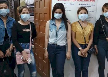 વિદેશમાં દારૂની છૂટ છે ગુજરાતમાં નહિ..! વિદેશી યુવતીઓ મોંઘી બોટલો સાથે ઝડપાઈ 