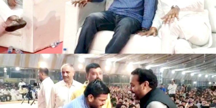 ગુજરાત કોંગ્રેસના યુવા નેતા હાર્દિક પટેલ જામનગરમાં યોજાયેલ ભાગવત સપ્તાહના રાત્રી કાર્યક્રમમાં હાજર રહેતાં નવા રાજકીય સમીકરણો અંગે ચર્ચા