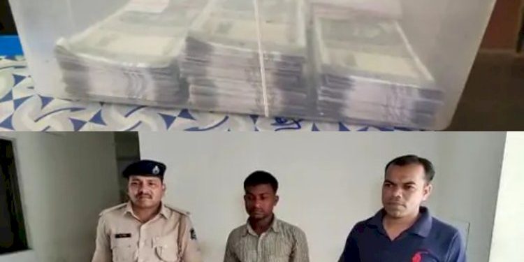 500 ના દરની કલર પ્રિન્ટ કરેલ નકલી નોટ સાથે યુવક ઝડપાયો