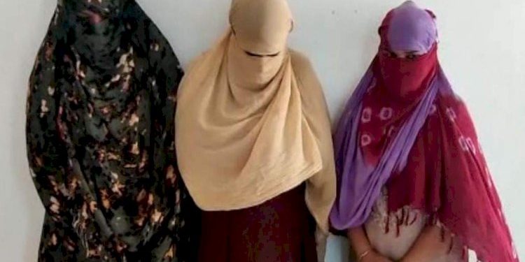 પોશ વિસ્તારમાં ધમધમતા કૂટણખાના પર પોલીસનો દરોડો