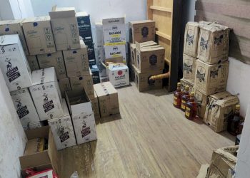 દારૂબંધીની બીજી બાજુ: દર કલાકે કેટલાં લાખનો દારૂ પકડાય છે ?? 