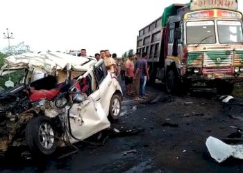 કાર અને ડમ્પર વચ્ચે અકસ્માત, 4 ના મોત 