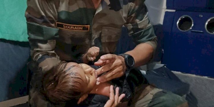 ભારતીય સૈન્યએ ધ્રાંગધ્રામાં 500 ફૂટ ઊંડા બોરવેલમાં પડેલા દોઢ વર્ષના બાળકને 40 મિનીટમાં બચાવ્યો