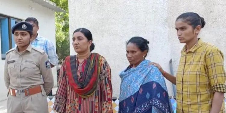 2000 ના દરની સાડાસાત લાખની નકલી નોટ સાથે 2 મહિલાઓ ઝડપાઈ