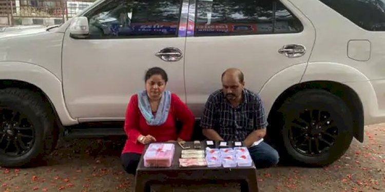 લક્ઝરી કાર રોકીને પોલીસે તપાસ કરી તો અંદરથી મળ્યો કોકેઇનનો જથ્થો