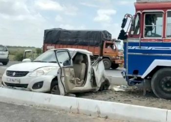 ટ્રક અને કાર વચ્ચે અકસ્માતમાં 3 લોકોએ ગુમાવ્યો જીવ 