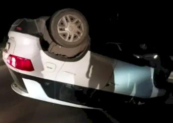 હાઈવે પર અચાનક કાર આડે આવી ચડ્યો આખલો કાર પલટી અને…