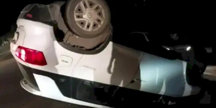 હાઈવે પર અચાનક કાર આડે આવી ચડ્યો આખલો કાર પલટી અને…