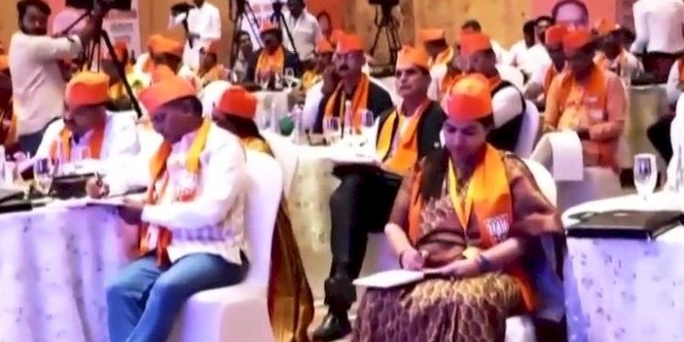 ‘ગાદી પર બેસવા નથી આવ્યા ‘ ! : ભાજપાનાં મેયરોને આમ કોણે કહ્યું ?!