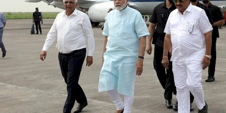 વડાપ્રધાનનાં નિવાસસ્થાને મોડી રાત્રિ સુધી ગુજરાત મંથન