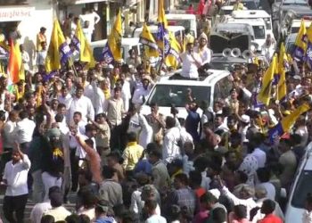 ધ્રોલ: દિલ્હીના મુખ્યમંત્રી અરવિંદ કેજરીવાલનો રોડ શોમાં સ્થાનિકોની પાંખી હાજરી 