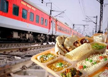ટ્રેનમાં મુસાફરો પાસે પ્રાદેશિક ભોજન નિયમિત મેનુ સહિત પસંદગી કરવાનો વિકલ્પ હશે
