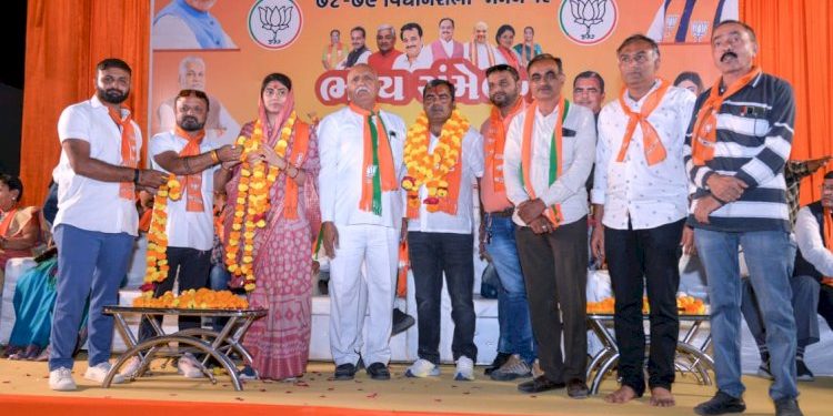 પુરુષોત્તમ રૂપાલાએ જામનગર ઉત્તર-દક્ષિણના ઉમેદવારોને જંગી બહુમતિથી જીતાડીને જામનગરમાં ત્રિપલ એન્જીન સરકાર બનાવવા કર્યું આહવાન..