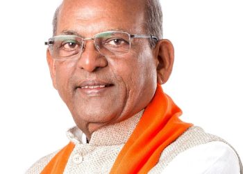 જામજોધપુર-લાલપુર પંથકના લોકસંપર્કમાં ચીમનભાઈ શાપરીયાને પ્રચંડ જનસમર્થન