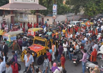 જામનગર ઉતર અને દક્ષિણ બેઠક પર ક્રિકેટર રવિન્દ્ર જાડેજા રોડ શો…