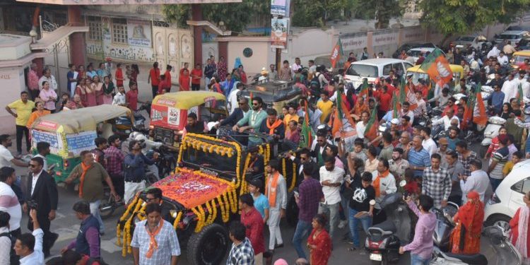 જામનગર ઉતર અને દક્ષિણ બેઠક પર ક્રિકેટર રવિન્દ્ર જાડેજા રોડ શો…