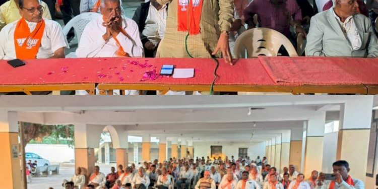 બેડ ગામે યોજાયેલ સ્નેહમિલન અને કાર્યાલય ઉદ્ઘાટનમાં હાજર સતવારા જ્ઞતિના સૌ અગ્રણીઓએ રાઘવજી પટેલને ખુલ્લો ટેકો જાહેર કર્યો