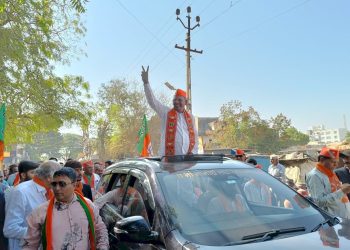 જામજોધપુરમાં ચીમનભાઈ શાપરિયાનો ભવ્ય રોડ-શો: સર્વત્ર કેસરિયો