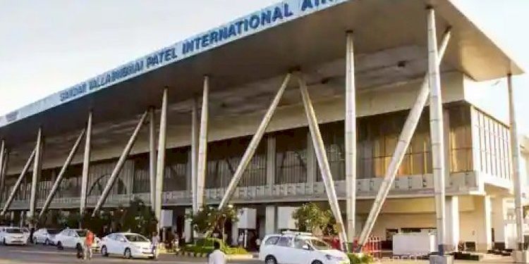 આ રીતે એરપોર્ટ પરથી ઝડપાયું કરોડોનું સોનું, ભાવમાં મોટો ફરક માટે થાય છે દાણચોરી 