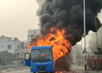 સીટી બસ ભડ..ભડ..સળગી ઉઠી…પછી…