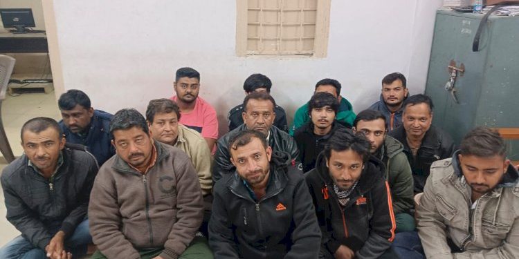 ઘોડીપાસાના જુગાર ધામ પર LCB નો દરોડો, લાખોના મુદ્દામાલ સાથે 15 ઝડપાયા 