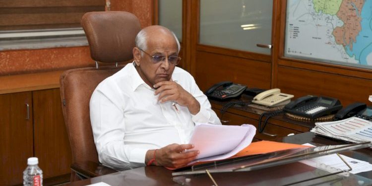 ગુજરાત હાઉસીંગ બોર્ડ તથા સ્લમ કલીયરન્સ સેલની યોજનાના લાભાર્થીઓ માટે મુખ્યમંત્રીએ કરી મહત્વની જાહેરાત